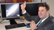 "Eine Einladung der Wissenschaft an die Öffentlichkeit, den Himmel gemeinsam zu erkunden", erklärte Projektleiter Tim Riesen das Stellarium auf dem Gornergrat.