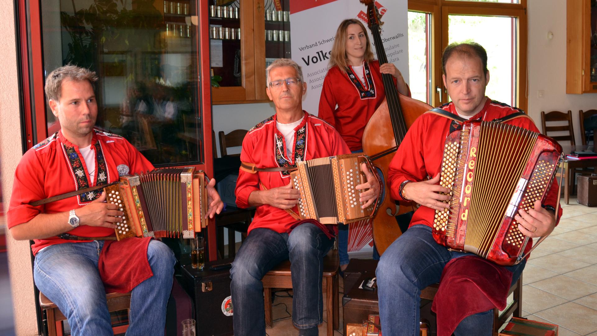 Das SchwyzerörgeliQuartett Bärgbüebu spielte am Sonntag