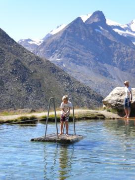 Kinder auf Entdeckungsreise auf der Hohsi-Expedition