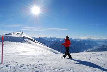 2Der 4 km lang präparierte Panorama-Winterwanderweg und der Winterwanderweg Sennhütte-Schnydi auf Torrent unterbreitet Ihnen ein unvergessliches Erlebnis.